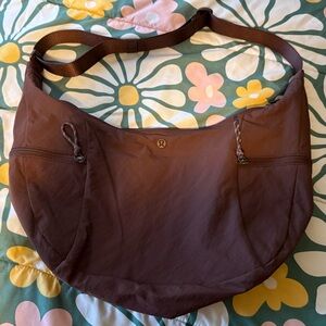 Lululemon large slouchy sling bag 13 L